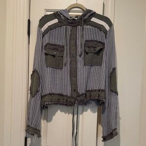 POL women’s Two-Tone crochet like Hooded Utility Jacket in Gray and Olive NWOT